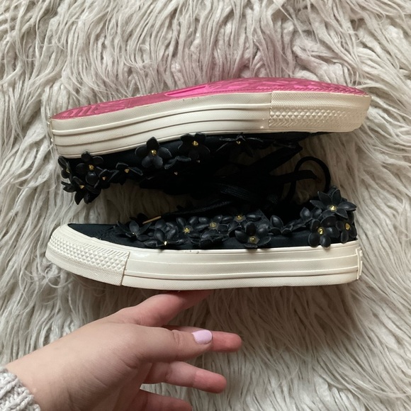 Converse x PatBo Chuck Taylor Black Leather 3D Flower Low Top Sneakers Size 5.5 - Picture 7 of 12